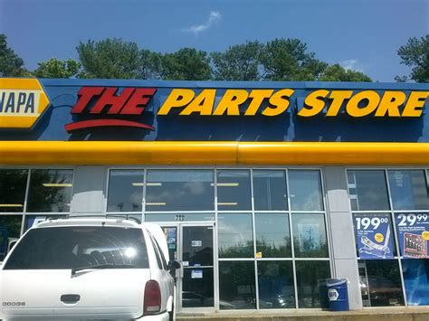 There are over 6,000 NAPA Auto Parts stores in the United States. 1,142 NAPA stores are owned by Genuine Parts Company, and the remainder are independently owned. 15,000 …